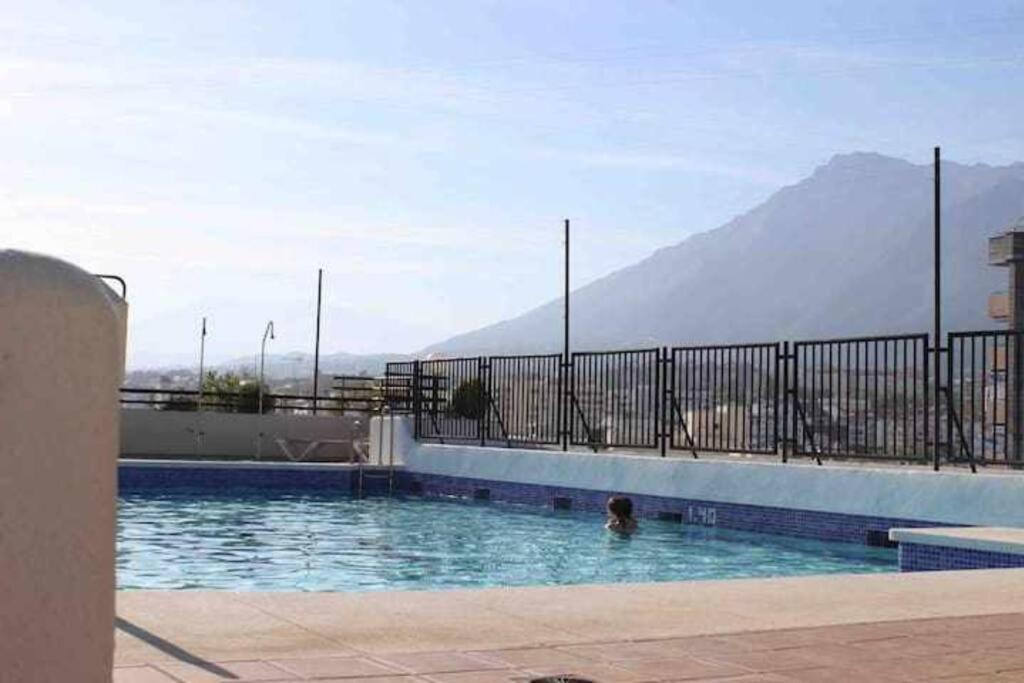 Large Modern Beach Front Apartment, Rooftop Pool!! Marbella Exteriör bild