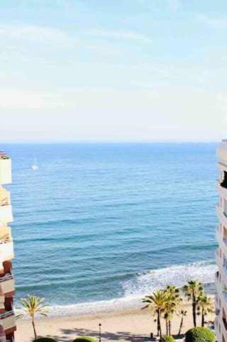 Large Modern Beach Front Apartment, Rooftop Pool!! Marbella Exteriör bild