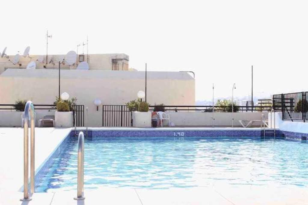 Large Modern Beach Front Apartment, Rooftop Pool!! Marbella Exteriör bild